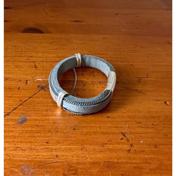 Hampton Gems Narrow Cuff Bracelet With Pave Crystals Blue Suede Magnetic Clasp - Picture 2 of 6